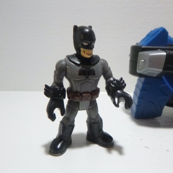 IMAGINEXT LEGENDS OF BATMAN GLIDER VEHICLE w/BATMAN & MISSILES - Picture 12 of 15